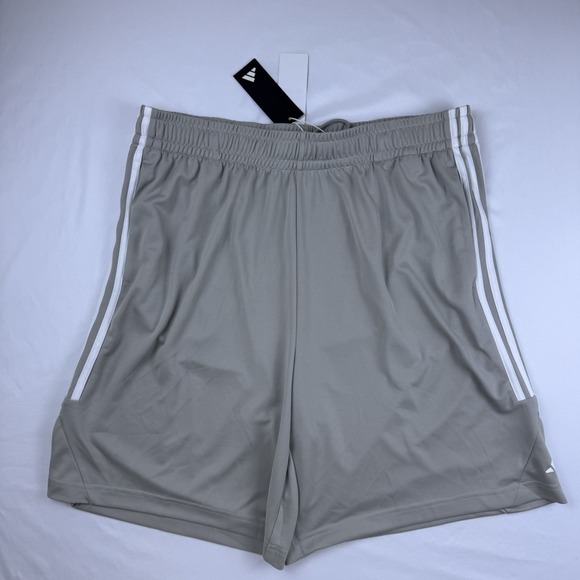 Adidas Men's Legends 3 Stripe Basketball Shorts Athletic Metal Grey 2XL 9" New - Picture 4 of 10